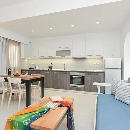 Azur Apartament *